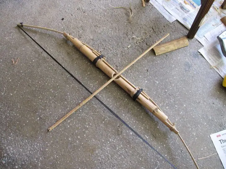 How to Make a Mini Bow and Arrow with Recycled Materials 